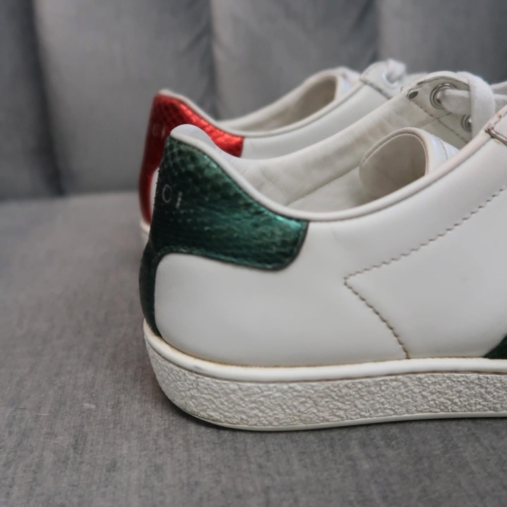 ❌SOLD❌White Sneakers with Green and Red Stripe (34) - Picture 6 of 7